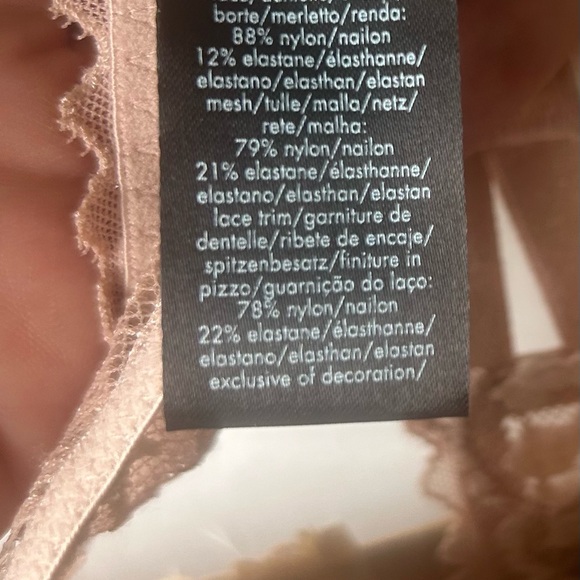 Calvin Klein Size 32a bra, NWT - Picture 9 of 10